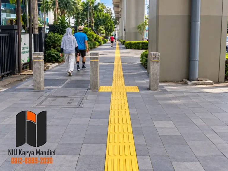 Harga Guiding Block Terbaru 2026 Jalur Tunanetra di Trotoar Kota