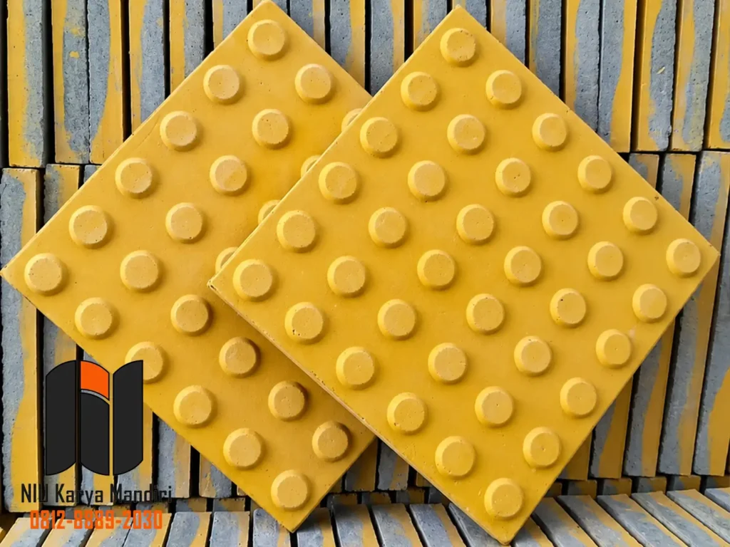 Harga Guiding Block Terbaru 2026 Ubin Taktile Kuning bertekstur