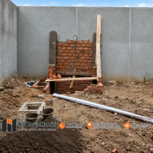 Halaman Konstruksi dengan Struktur Bata
