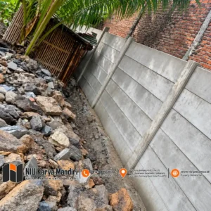 Perbaikan Tembok Pasca Banjir Lorong Tropis dengan Tumpukan Reruntuhan
