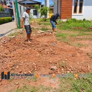 Pemasangan paving block segi enam Pekerjaan Lahan di Halaman Rumah